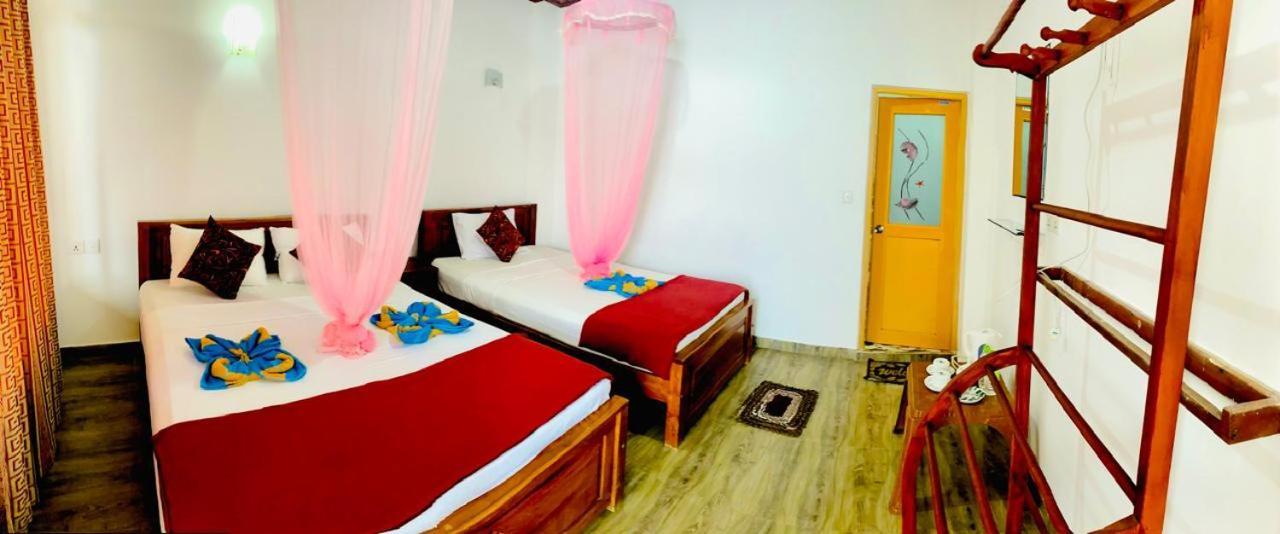 Bed and Breakfast Pleasant Peak Ella Esterno foto