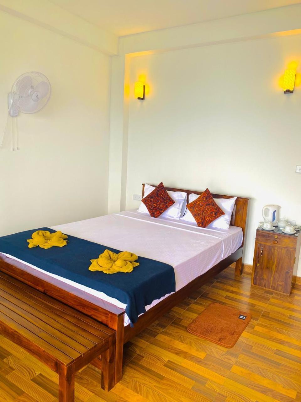 Bed and Breakfast Pleasant Peak Ella Esterno foto