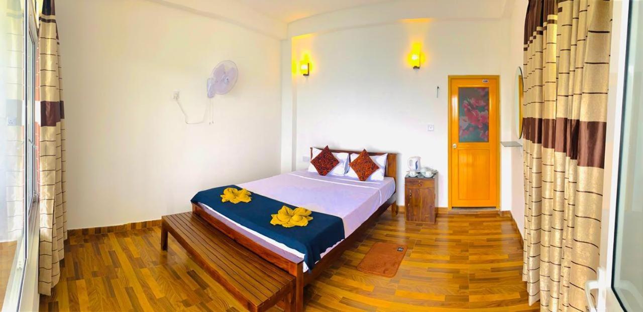 Bed and Breakfast Pleasant Peak Ella Esterno foto